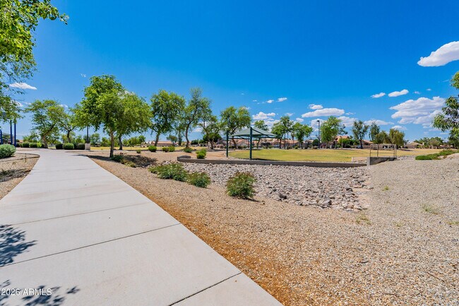 Building Photo - 9941 W Tonopah Dr