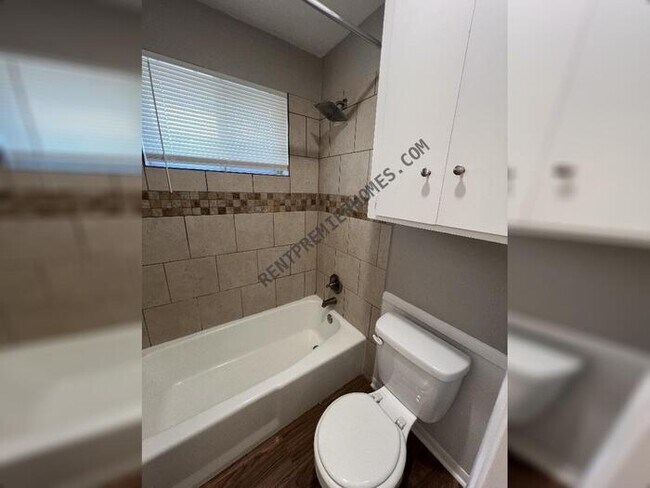 Building Photo - 2529 NW 116th St