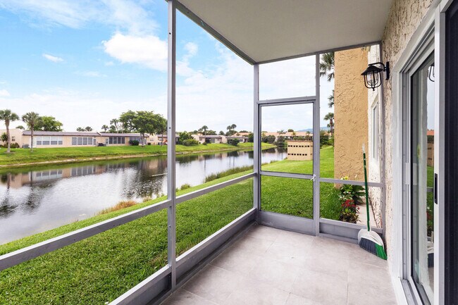 Building Photo - 146 Lake Evelyn Dr