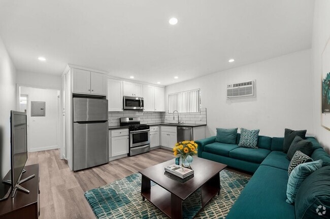Building Photo - 925 W 30th St