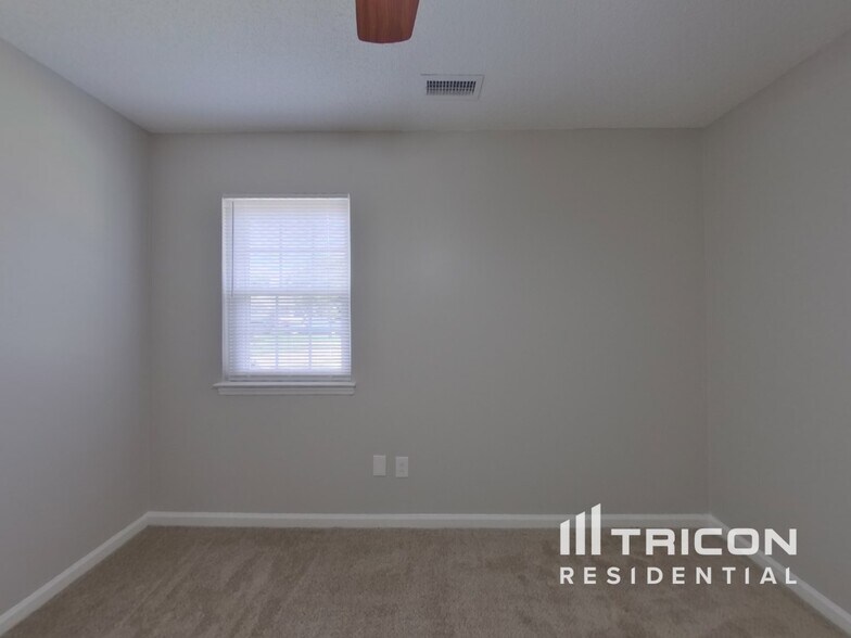 Building Photo - 2500 Justin Ct