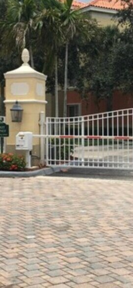 Building Photo - 11014 Legacy Dr