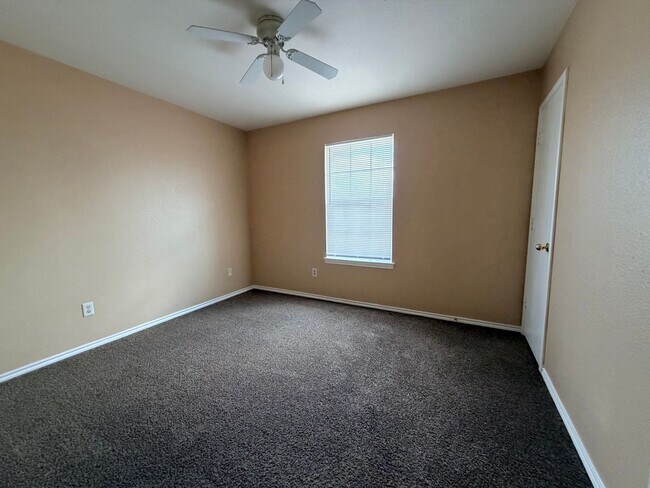 Building Photo - 5703 Redstone Dr