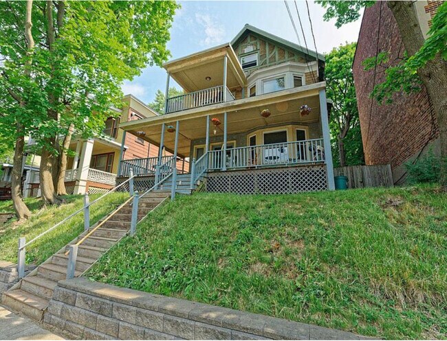 Building Photo - 367 Morris St