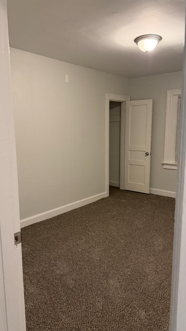 Building Photo - 914 Clark St