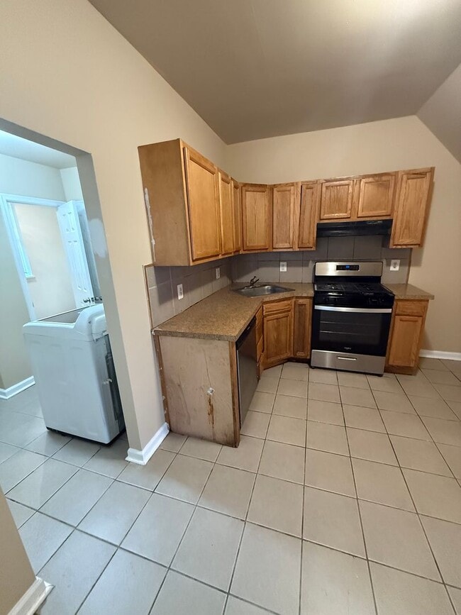 Building Photo - Reasonably priced three bedroom in West Ph...