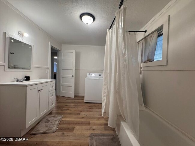 Building Photo - 607 Herbert St