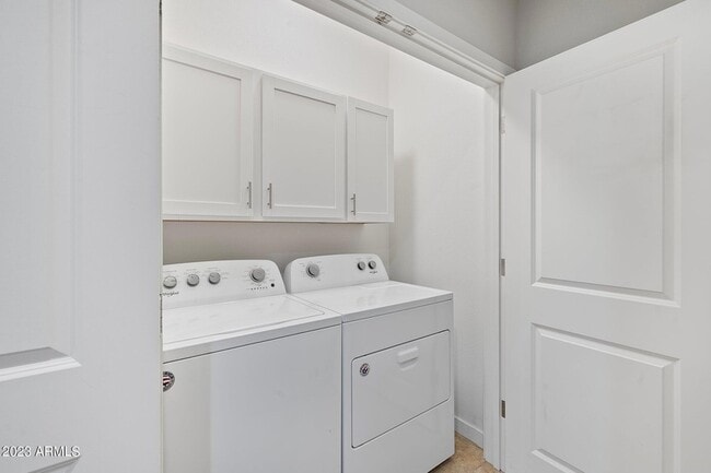 Building Photo - 2511 W Queen Creek Rd