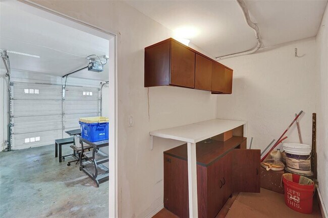 Building Photo - 103 Heatherbrook Way