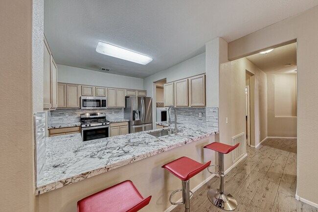 Building Photo - 673 Peachy Canyon Cir