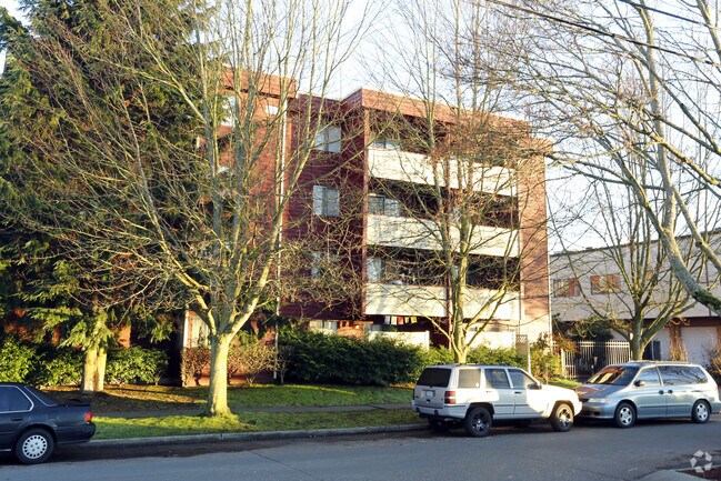 Building Photo - Michelle Apartments