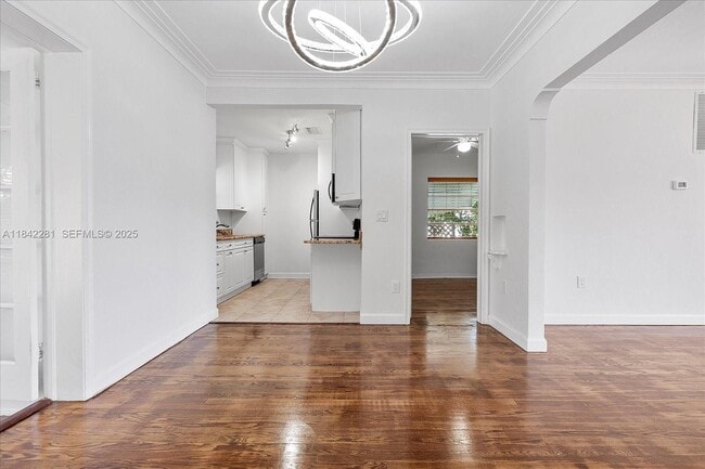 Building Photo - 8826 Emerson Ave