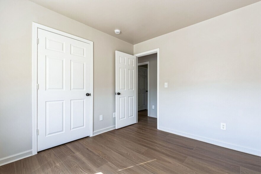 Building Photo - 625 Mill Stone Bluff