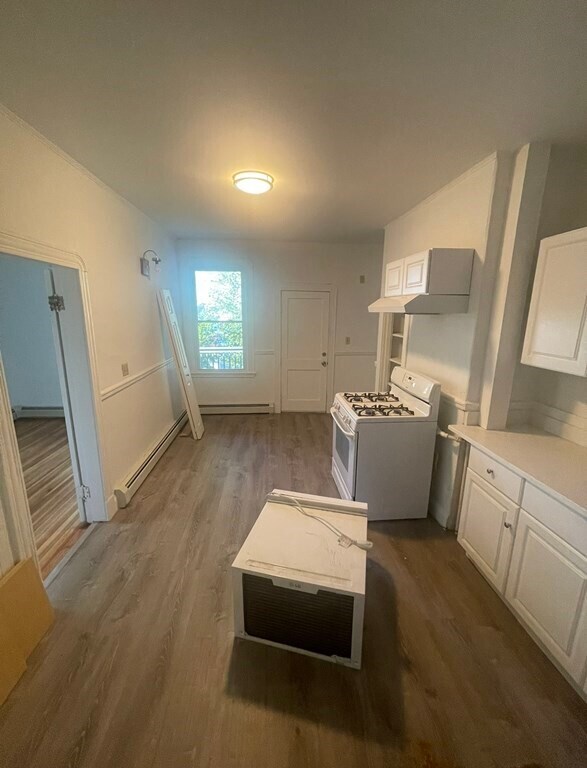 Building Photo - 40 Falcon St