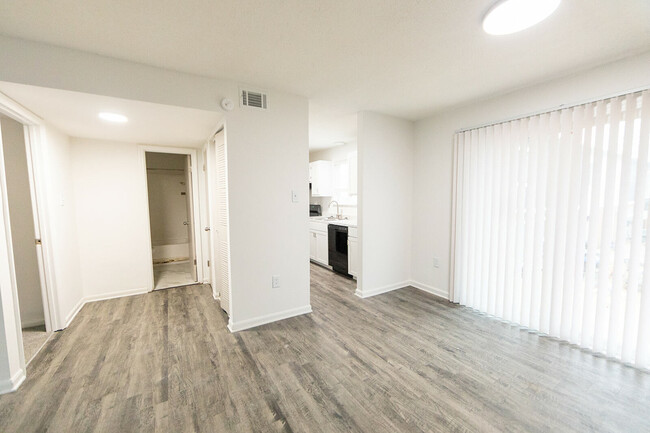 Dining Area - Trailside on Main