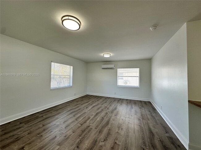 Building Photo - 1411 N Dixie Hwy