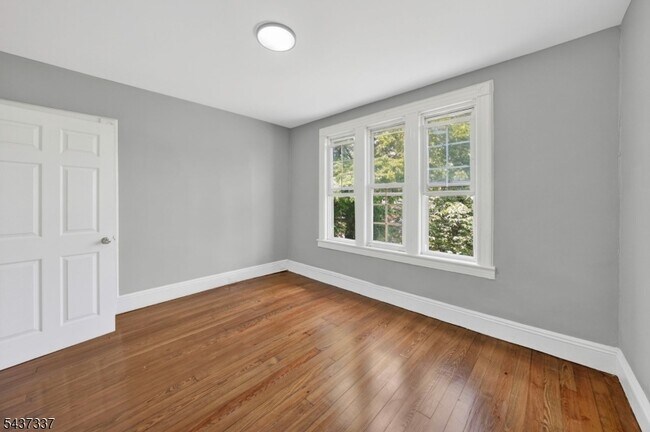 Building Photo - 86 Curie Ave