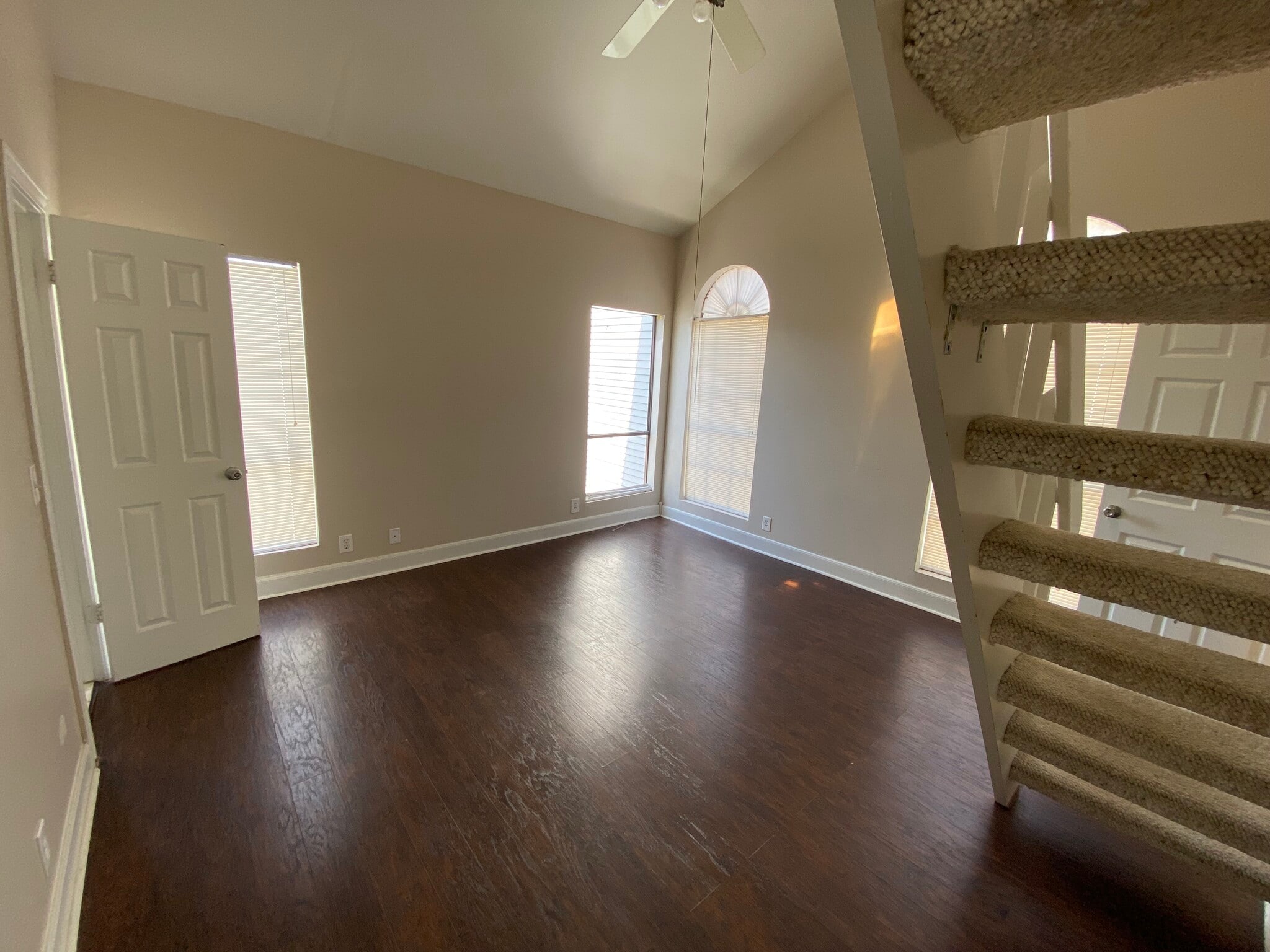 Building Photo - 2000 Fairview Ave