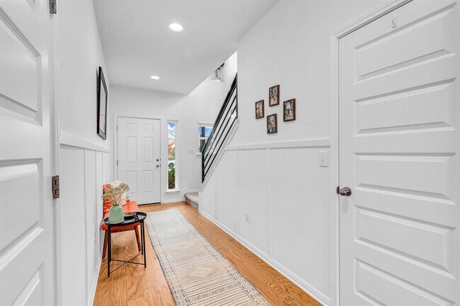 Building Photo - 10825 Blacket Dr
