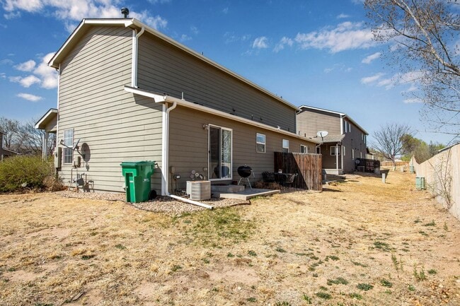 Building Photo - 1749 Rowan Ln
