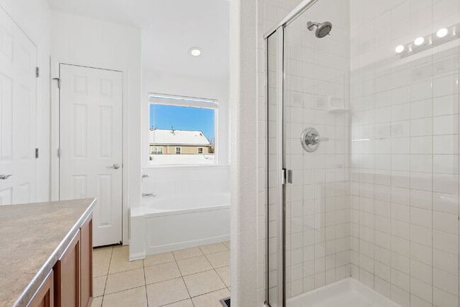 Building Photo - Updated Townhome with Pikes Peak Views | Free January Rent + $500 Off February