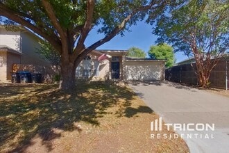 Building Photo - 4025 Tulip Tree Dr