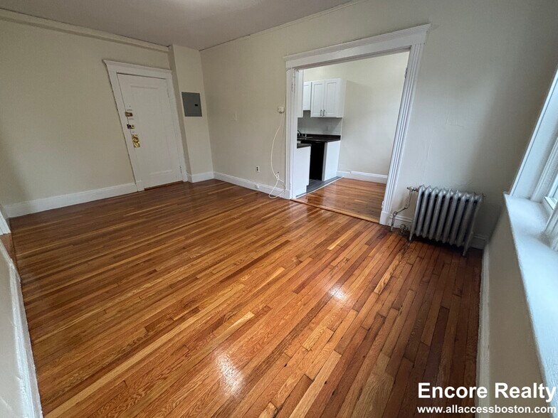 Building Photo - 462 Park Dr