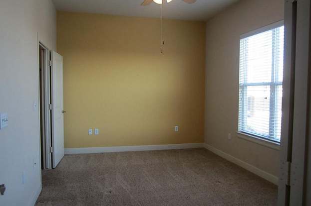 Building Photo - 1010 Rosine St
