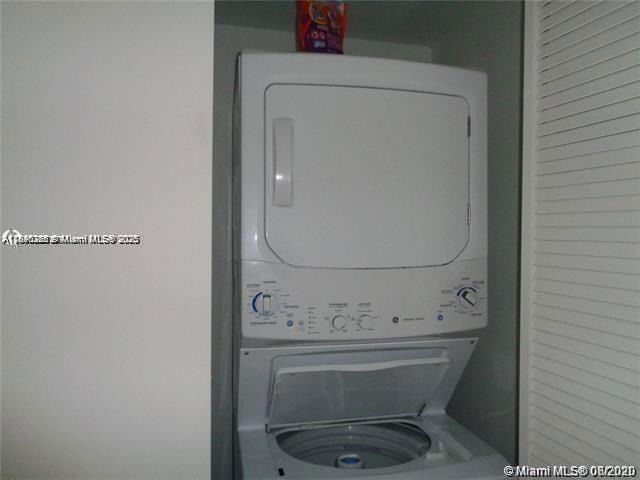 Building Photo - 2600 E Hallandale Beach Blvd