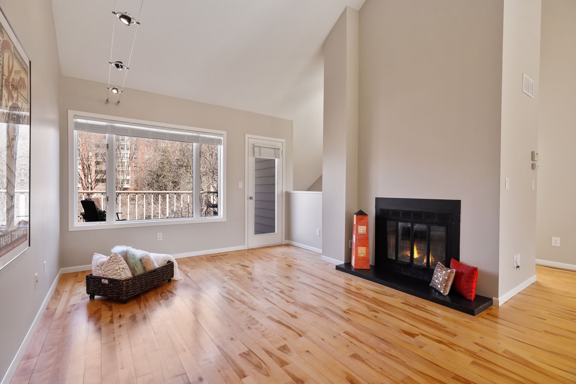 Building Photo - 2869 Kenwood Isles Dr