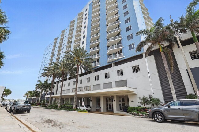 Building Photo - 1551 N Flagler Dr