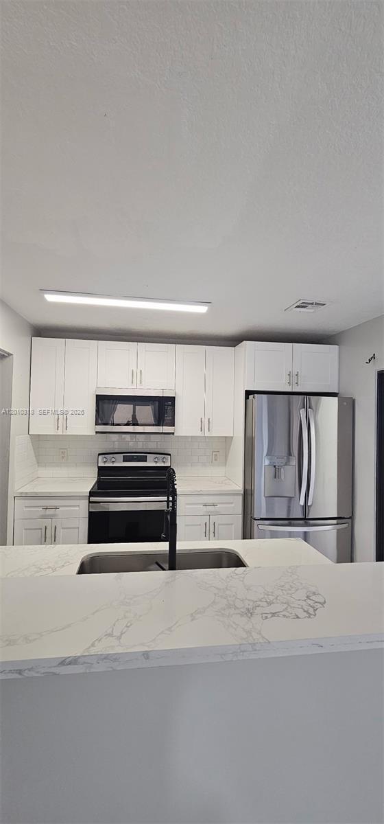 Building Photo - 8033 NW 71st Ct