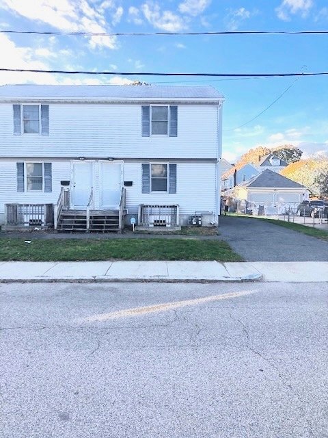 Building Photo - 60 Ivy St