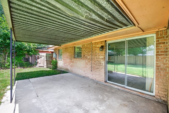 Building Photo - 5010 Shilo Dr