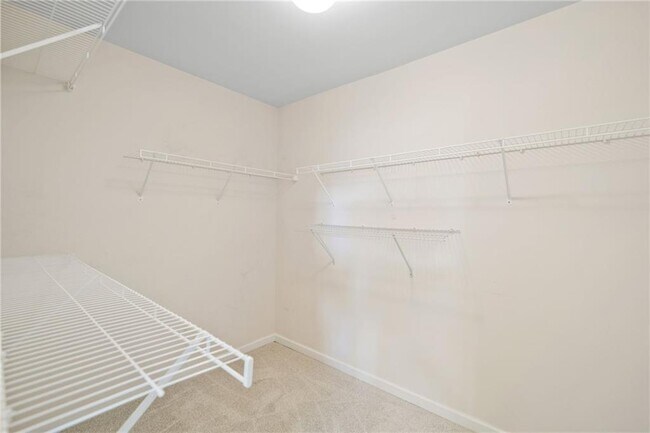 Building Photo - 522 Spring View Dr