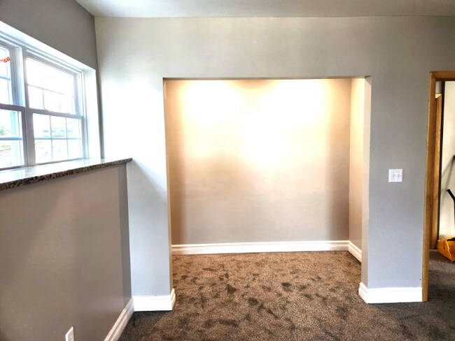 Building Photo - 19 Rutter St