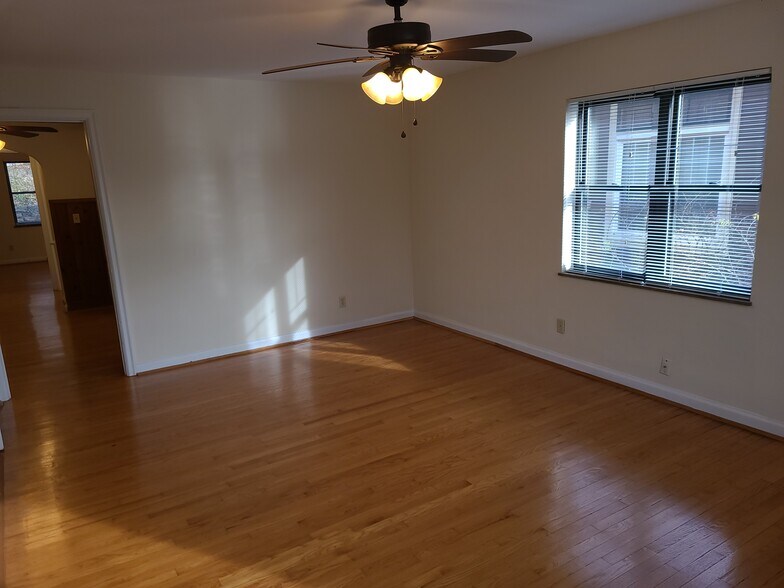 Building Photo - 234 Woolper Ave