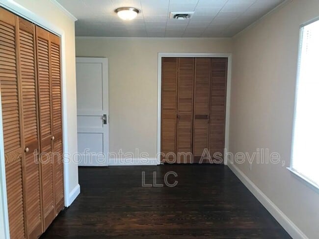 Building Photo - 148 Briarwood Ln