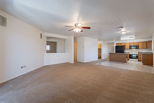 Building Photo - Spacious Oro Valley 4-Bedroom Rental with ...