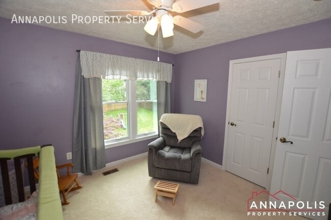 Building Photo - 555 Brightview Dr