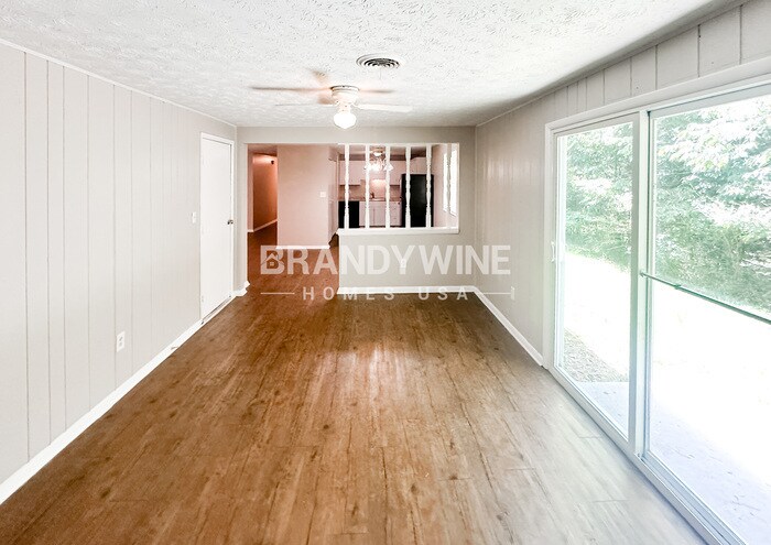 Building Photo - 3005 Forestside Ln