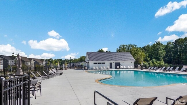 Building Photo - 2917 Early Planting Ave