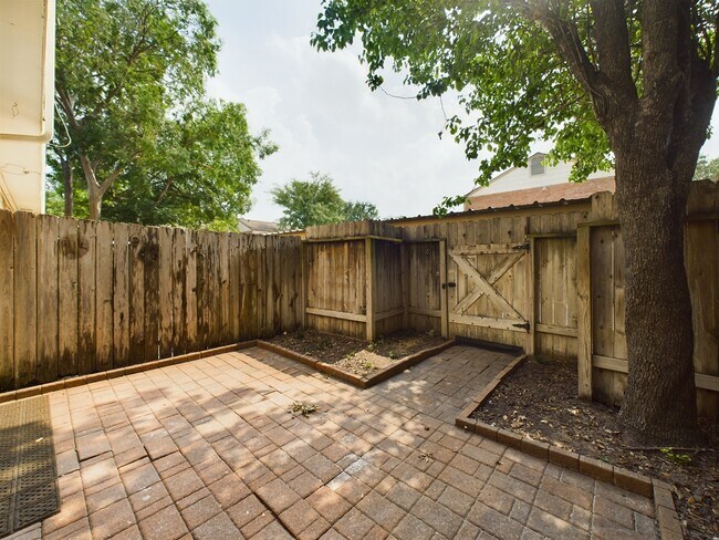 Building Photo - 14541 Still Meadow Dr