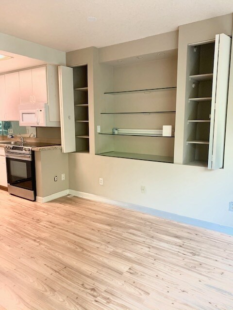 Building Photo - 240 Lombard St