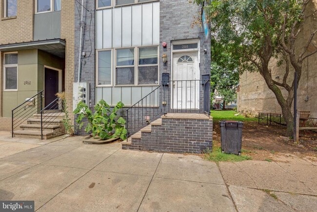 Building Photo - 2464 Frankford Ave