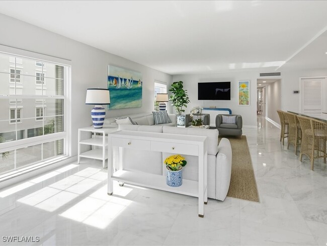 Building Photo - 2750 Gulf Shore Blvd N