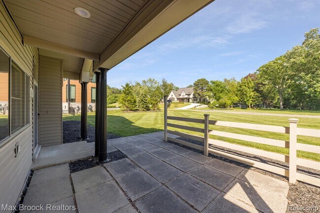 Building Photo - 6096 Darramoor Rd