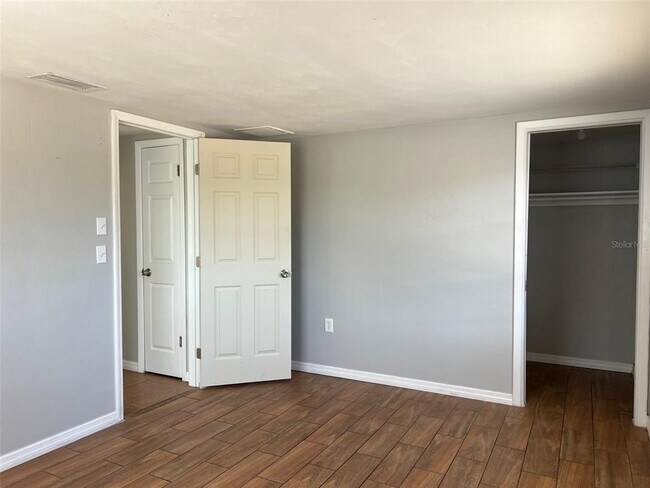 Building Photo - 7835 Arbordale Dr