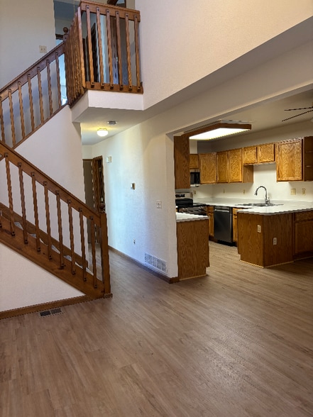 Building Photo - 3777 E 121st Ave