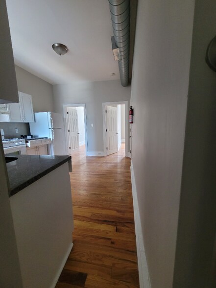Building Photo - 637 N 32nd St